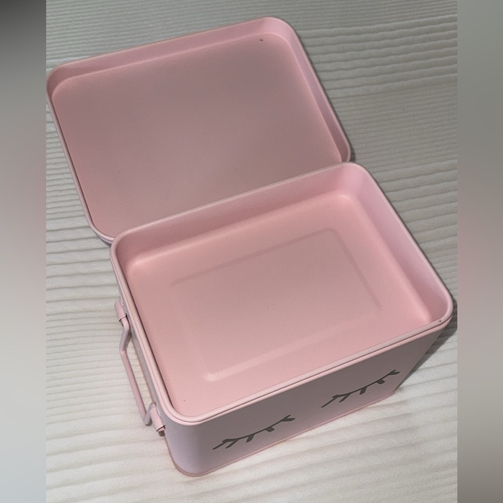 Lash / makeup storage box with handles - Picture 3 of 5